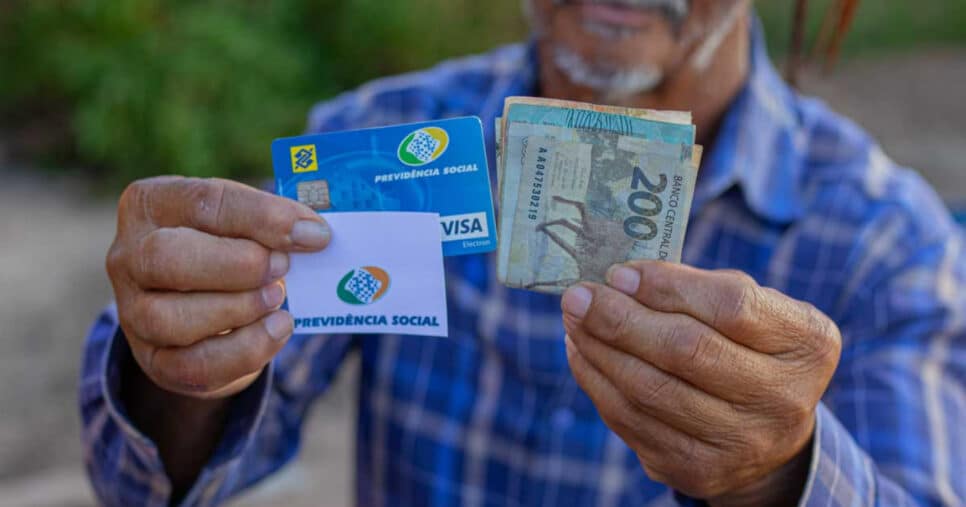 Quem não tem direito ao 13° salário do INSS? Aviso hoje (23/07) (Foto: Jeane de Oliveira/ FDR)