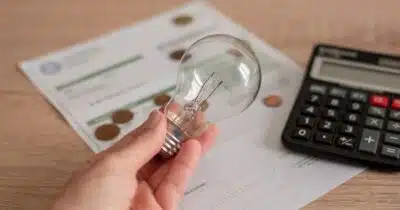 Aviso chega sobre alta na conta de luz; veja como ter desconto  (Foto: Reprodução/Internet)