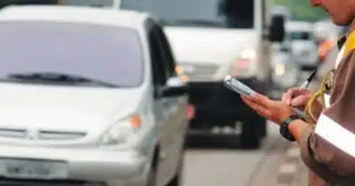 Guarda multando - Foto: Internet