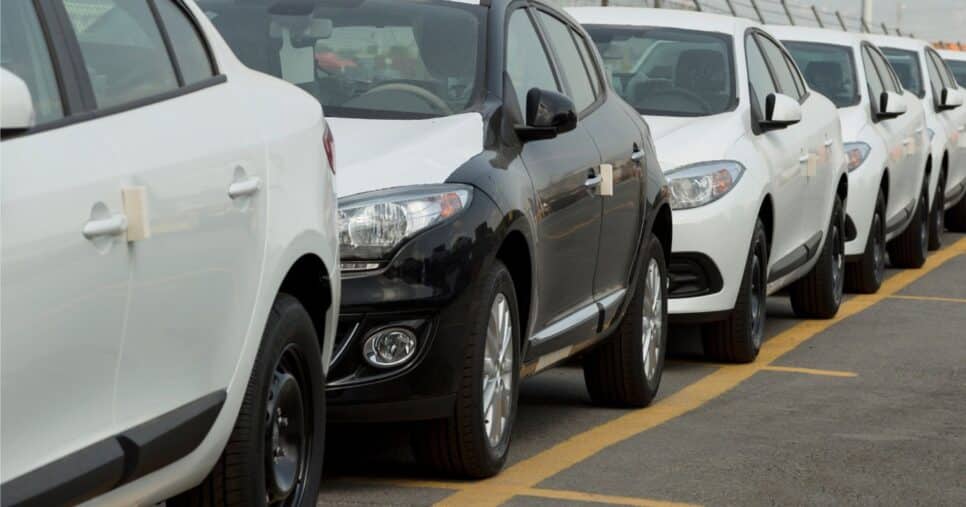 Ilustração de carros e nova lei - Foto Reprodução Internet