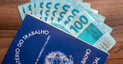 Ilustração de salário com lei trabalhista - Foto Reprodução Internet