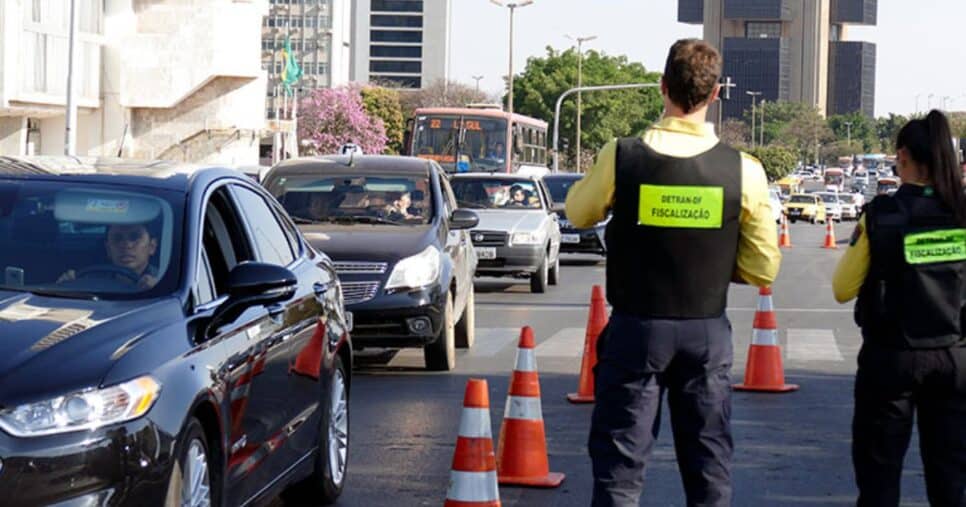 Lei de trânsito - Foto: Internet