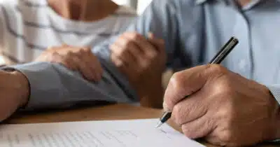 Dúvidas sobre a aposentadoria por idade (Foto: Reprodução/iStock)