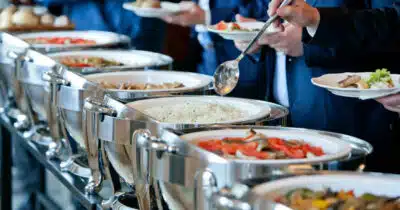 1 hora de almoço: Lei trabalhista traz restrição a trabalhadores (Foto: Reprodução)