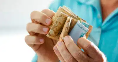 Lei trabalhista traz salário mínimo (Foto: Reprodução)